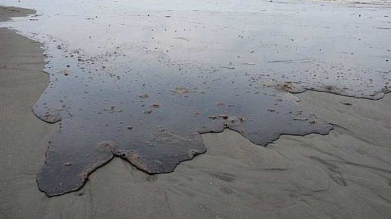 Петролен разлив край бреговете на Калифорния